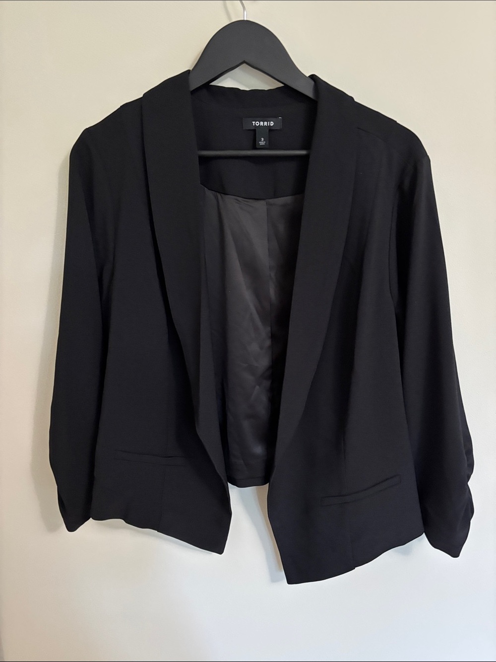 Torrid plus size Women's Black Draped crop Open-Front blazer